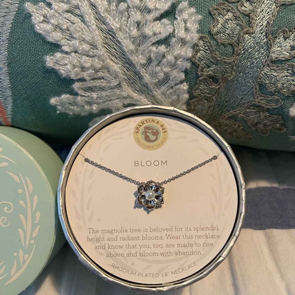 Spartina 449 Necklace Magnolia Tree - Picture 3 of 8